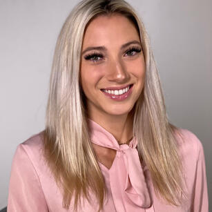 Noemie Marcoux, Florida Notary Public and Remote Online Notary, based in Brickell Miami.